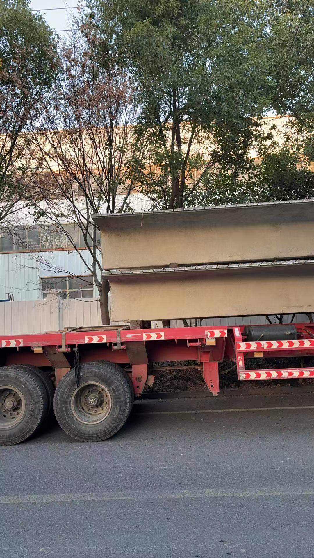 TL板装配现场